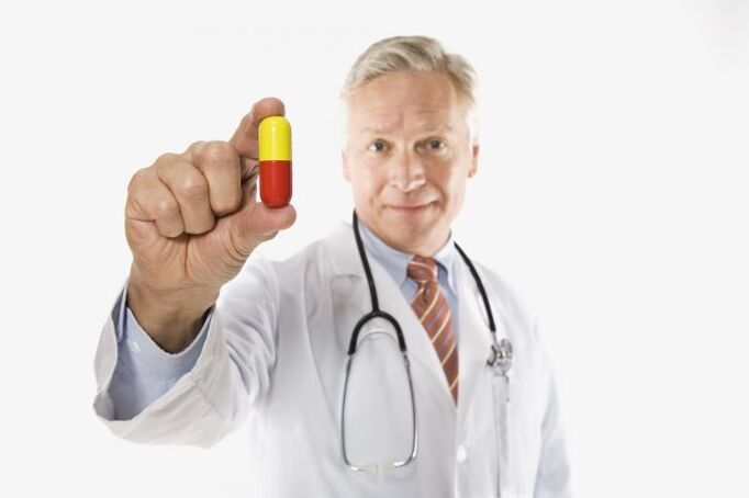 dokter biedt medicijnen aan voor prostatitis